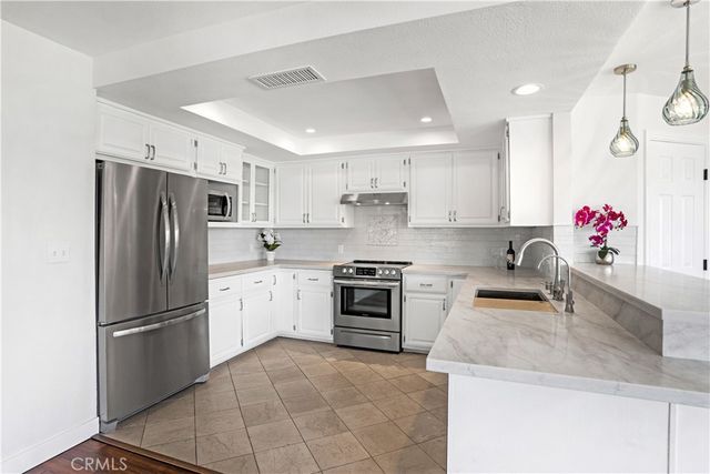 24020 Continental Drive, Canyon Lake, CA 92587