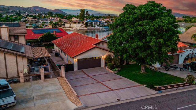 24020 Continental Drive, Canyon Lake, CA 92587
