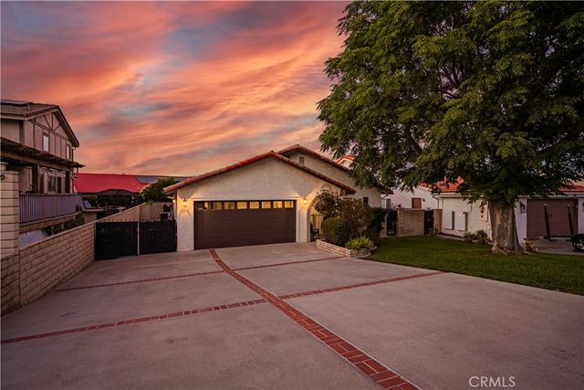 24020 Continental Drive, Canyon Lake, CA 92587