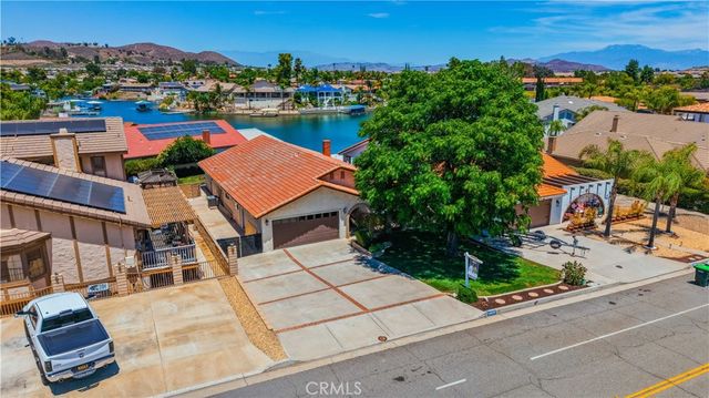 24020 Continental Drive, Canyon Lake, CA 92587