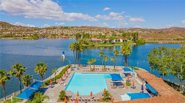 24020 Continental Drive, Canyon Lake, CA 92587