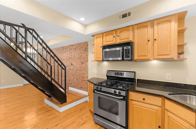 1005 S BAYLIS ST, Baltimore, MD 21224