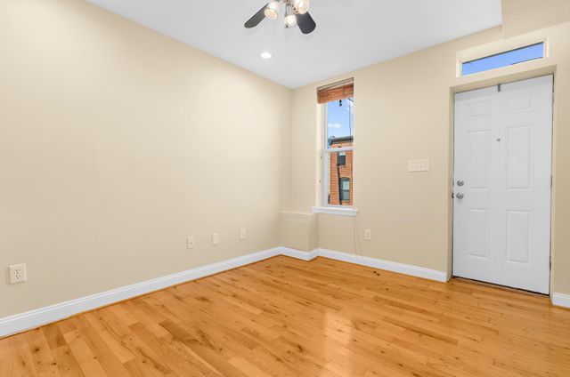 1005 S BAYLIS ST, Baltimore, MD 21224
