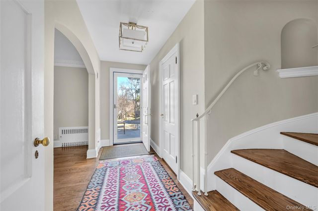 96 Quaker Ridge Road, Manhasset, NY 11030