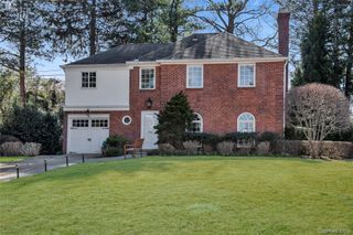 96 Quaker Ridge Road, Manhasset, NY 11030