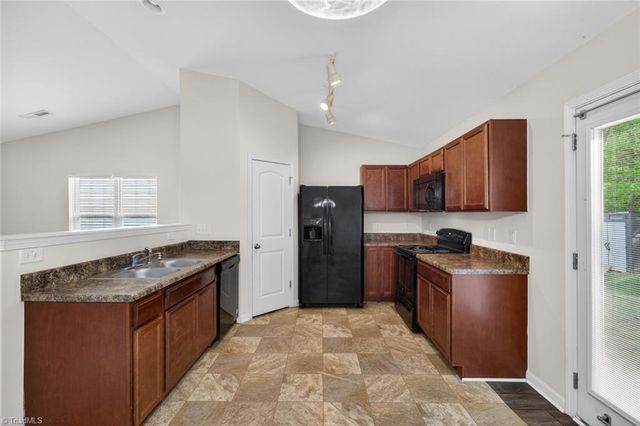 1257 Stonefield Crossing Court, Winston-salem, NC 27107