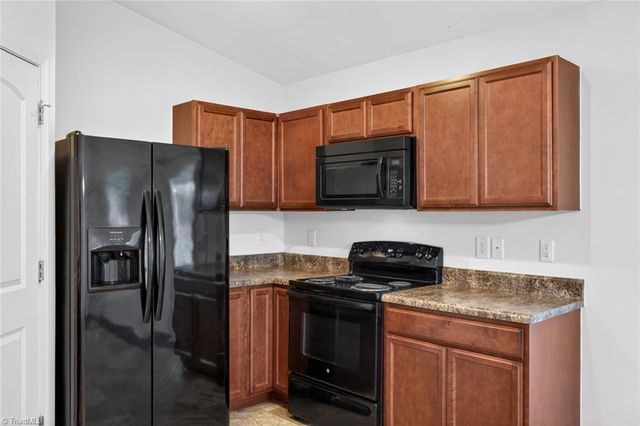 1257 Stonefield Crossing Court, Winston-salem, NC 27107