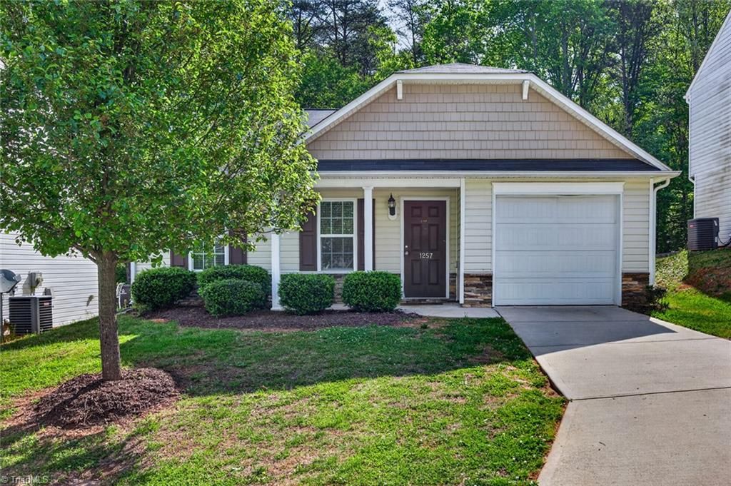 1257 Stonefield Crossing Court, Winston-salem, NC 27107