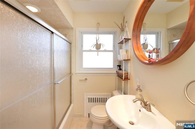 5-18 6th Street, Fair Lawn, NJ 07410