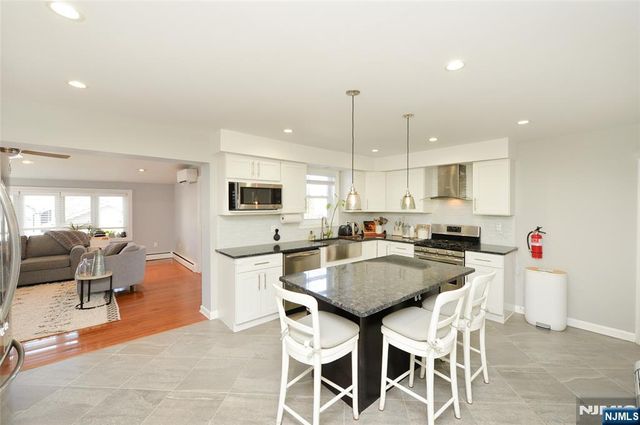 5-18 6th Street, Fair Lawn, NJ 07410