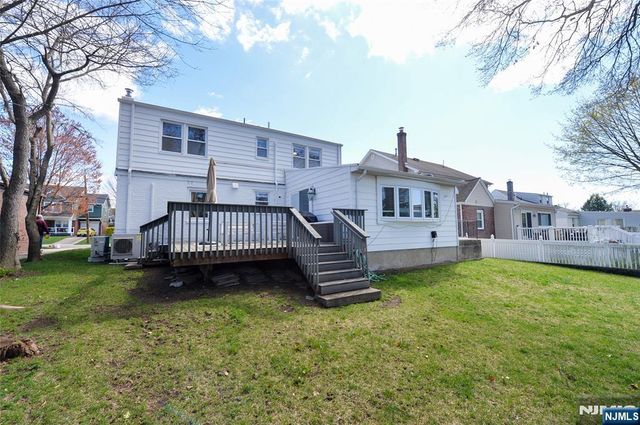 5-18 6th Street, Fair Lawn, NJ 07410