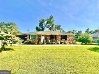 422 W Carter Avenue, Blackshear, GA 31516