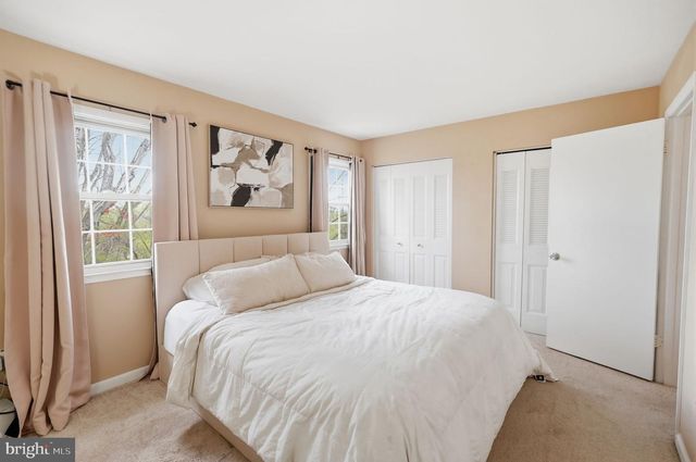 14835 EMBERDALE DR, Woodbridge, VA 22193