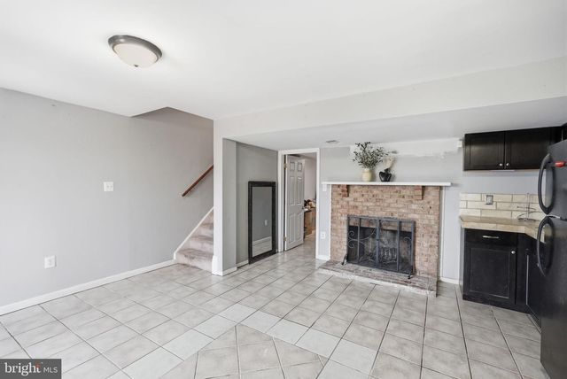 14835 EMBERDALE DR, Woodbridge, VA 22193