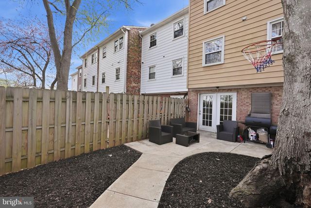 14835 EMBERDALE DR, Woodbridge, VA 22193