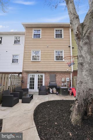 14835 EMBERDALE DR, Woodbridge, VA 22193