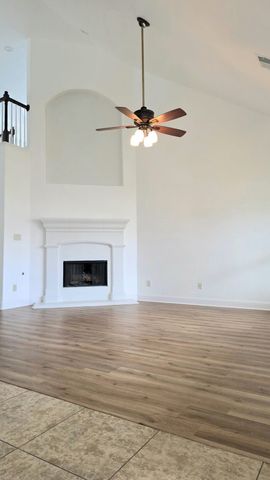 11516 Round Leaf Drive, Fort Worth, TX 76244