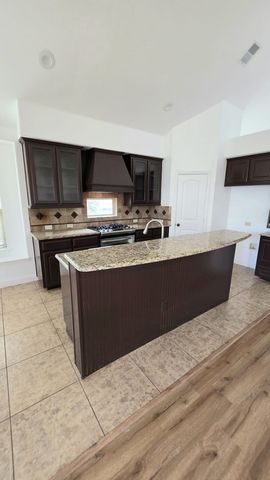 11516 Round Leaf Drive, Fort Worth, TX 76244