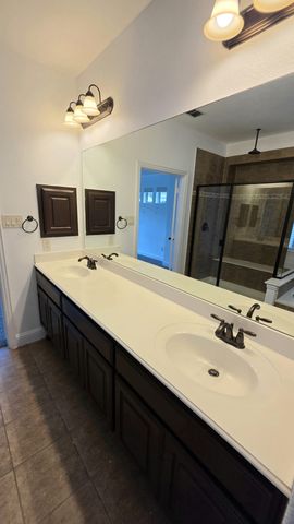 11516 Round Leaf Drive, Fort Worth, TX 76244