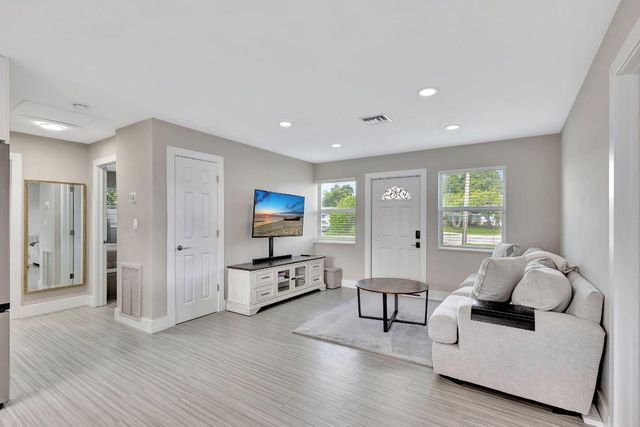 9518 Keating Drive, Palm Beach Gardens, FL 33410