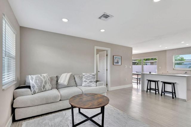 9518 Keating Drive, Palm Beach Gardens, FL 33410