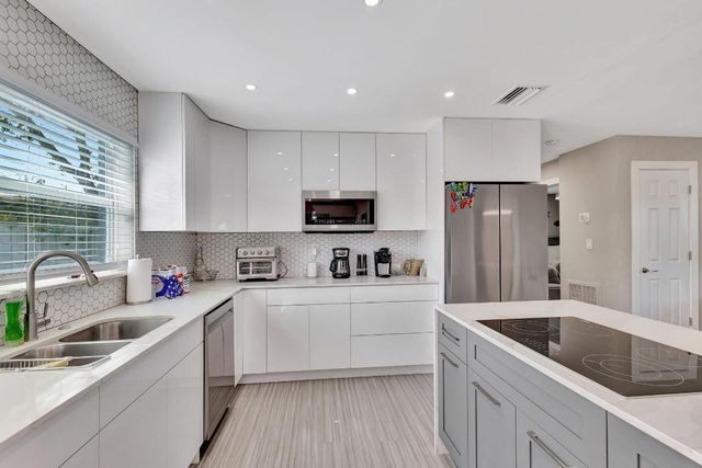 9518 Keating Drive, Palm Beach Gardens, FL 33410