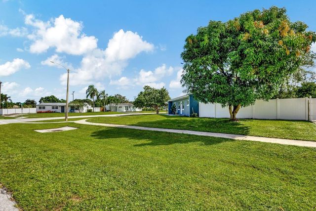 9518 Keating Drive, Palm Beach Gardens, FL 33410