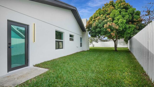 3029 NW 26th Avenue, Boca Raton, FL 33434