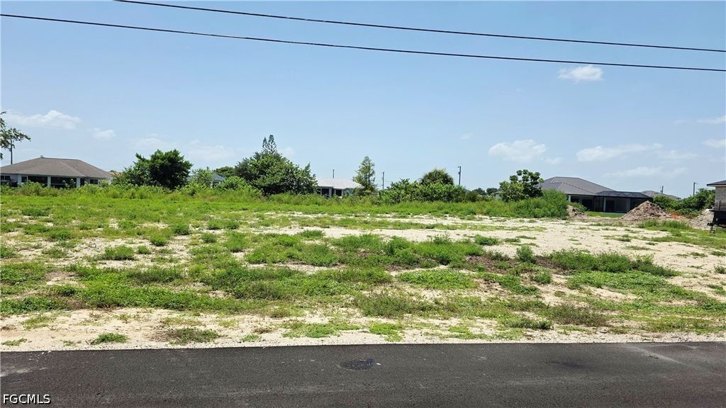 1402 NE 12th ST, Cape Coral, FL 33909