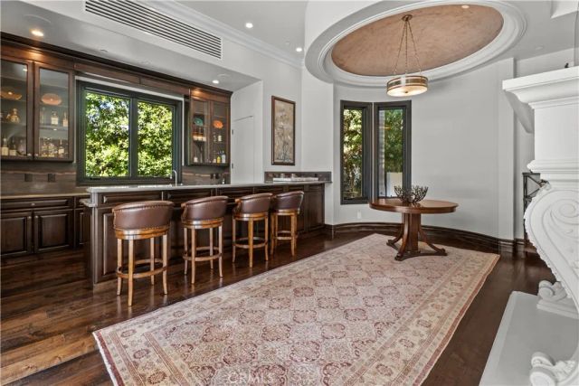 1210 Chantilly, Los Angeles, CA 90077