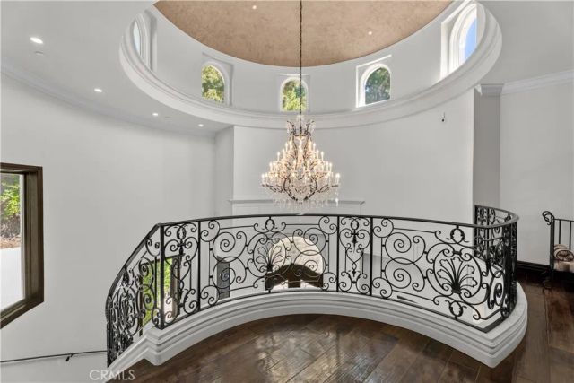 1210 Chantilly, Los Angeles, CA 90077