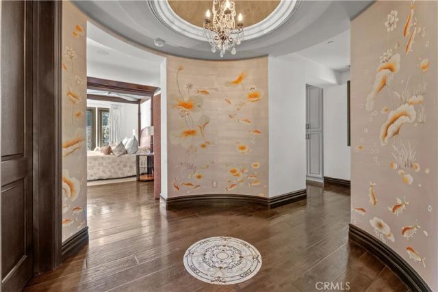 1210 Chantilly, Los Angeles, CA 90077