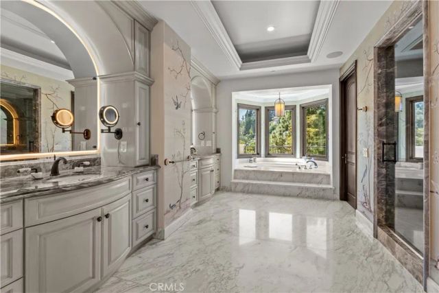 1210 Chantilly, Los Angeles, CA 90077