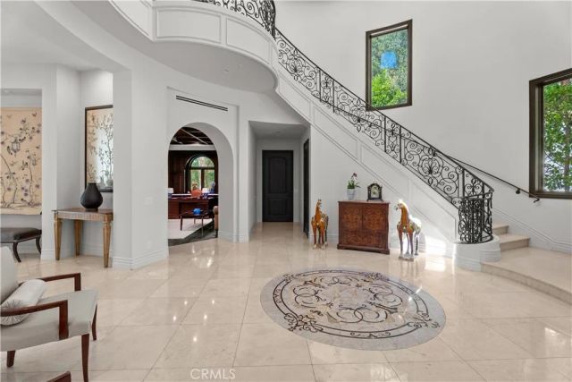 1210 Chantilly, Los Angeles, CA 90077