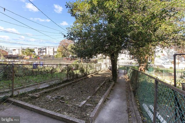 2712 W MOSHER ST, Baltimore, MD 21216