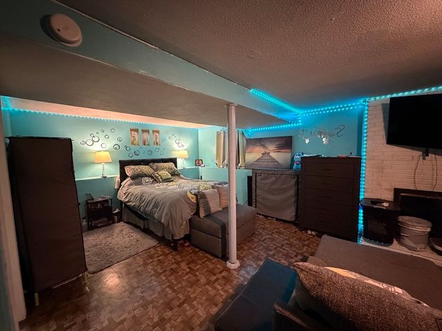 117 Silver St, Agawam, MA 01001