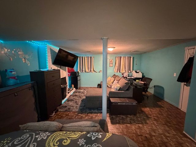 117 Silver St, Agawam, MA 01001