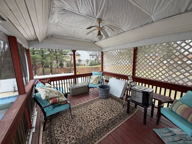 117 Silver St, Agawam, MA 01001