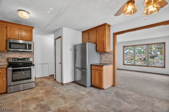 56 Portsmouth Ct 56, Hamburg Boro, NJ 07419