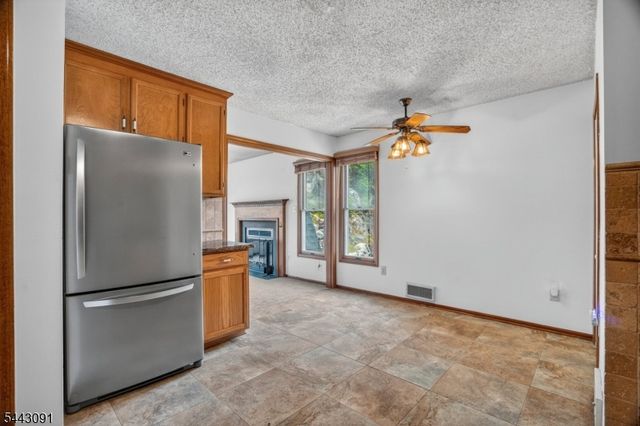 56 Portsmouth Ct 56, Hamburg Boro, NJ 07419