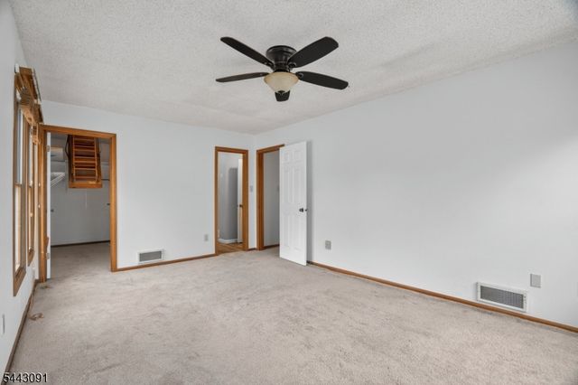 56 Portsmouth Ct 56, Hamburg Boro, NJ 07419