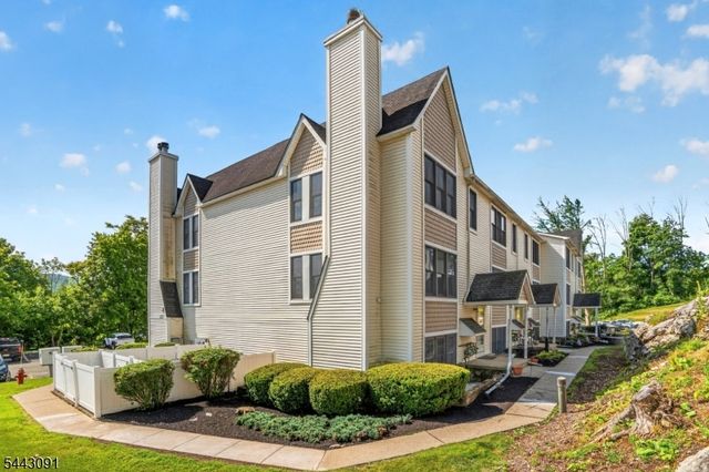 56 Portsmouth Ct 56, Hamburg Boro, NJ 07419
