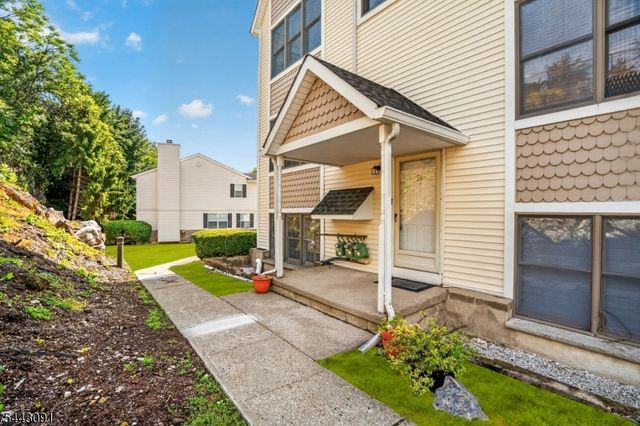 56 Portsmouth Ct 56, Hamburg Boro, NJ 07419