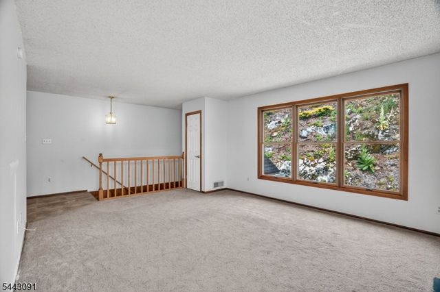 56 Portsmouth Ct 56, Hamburg Boro, NJ 07419