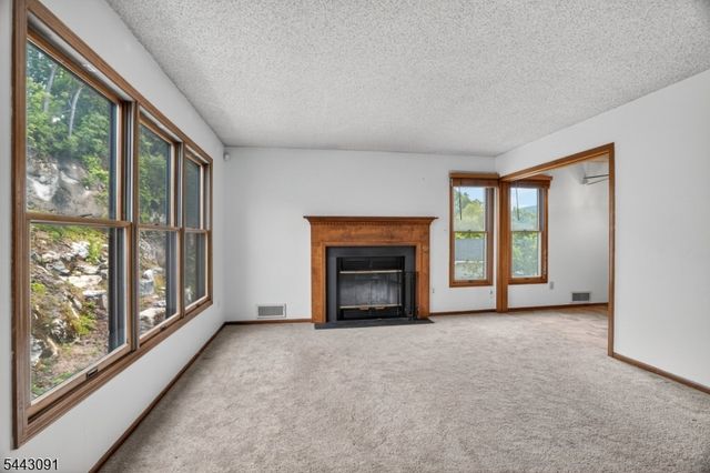 56 Portsmouth Ct 56, Hamburg Boro, NJ 07419