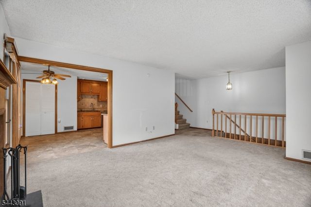 56 Portsmouth Ct 56, Hamburg Boro, NJ 07419