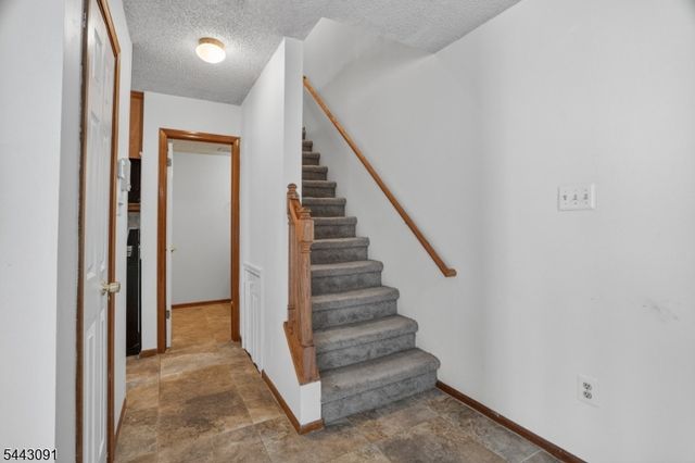 56 Portsmouth Ct 56, Hamburg Boro, NJ 07419