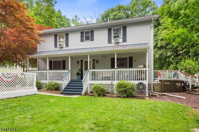 136 Jefferson Trl, Hopatcong Boro, NJ 07843