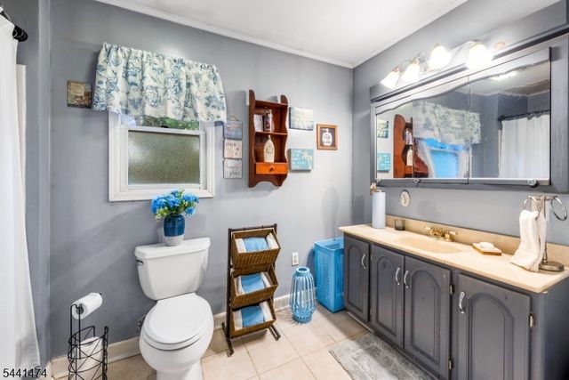 136 Jefferson Trl, Hopatcong Boro, NJ 07843
