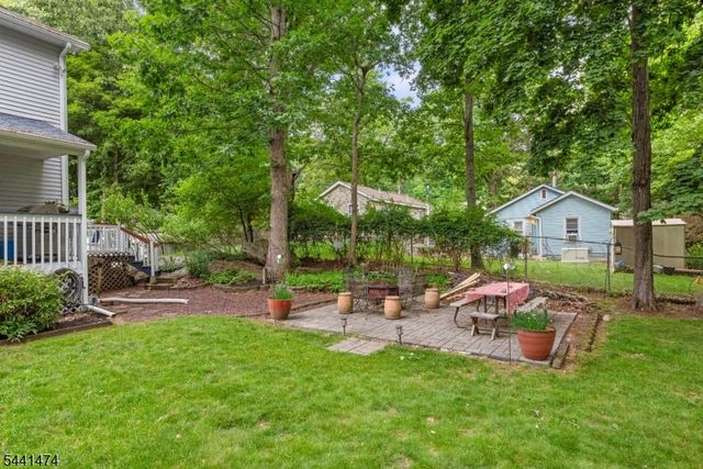 136 Jefferson Trl, Hopatcong Boro, NJ 07843